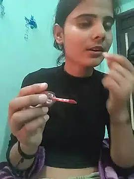 Reena450 nude strip on cam for live sex video chat