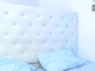 Tiny-Ebonyy nude in Live Sex Cam Girls Room