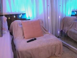 AnnaRhods nude in Live Sex Cam Girls Room