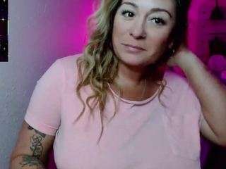 bossyroxy nude in Live Sex Cam Girls Room