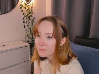 DollyButton nude in Live Sex Cam Girls Room