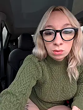 Giuliana_baby nude strip on cam for live sex video chat