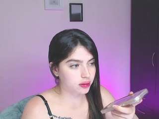 miaabroownn nude in Live Sex Cam Girls Room