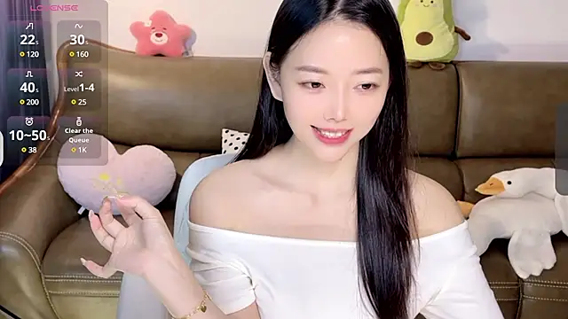 ziyu111 nude strip on cam for live sex video chat