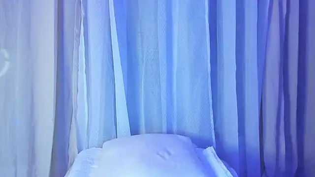 Aylaaa22 nude strip on cam for live sex video chat