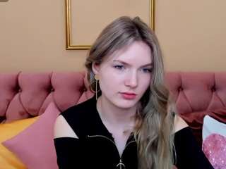 EvelineAmore nude in Live Sex Cam Girls Room