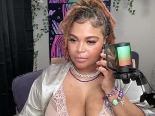GoddessLondi nude in Live Sex Cam Girls Room