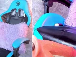 Lili-little nude in Live Sex Cam Girls Room
