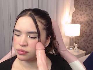 manuela nude in Live Sex Cam Girls Room