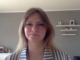 MillieDesire nude in Live Sex Cam Girls Room