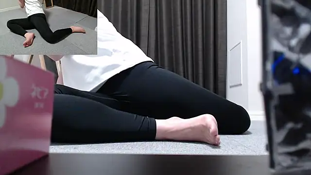 Stretch-man nude strip on cam for live sex video chat