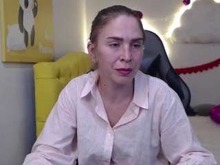 TessaDaybreak nude in Live Sex Cam Girls Room