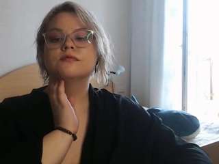 EmeraldDream nude in Live Sex Cam Girls Room
