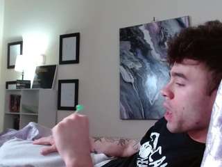 EnzoEasttt nude in Live Sex Cam Girls Room