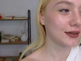 Helen-Barrett nude in Live Sex Cam Girls Room