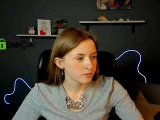 lili-cherryy nude in Live Sex Cam Girls Room