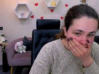 linda-luxe nude in Live Sex Cam Girls Room