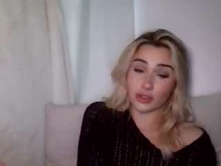 Lusty Lacey nude in Live Sex Cam Girls Room