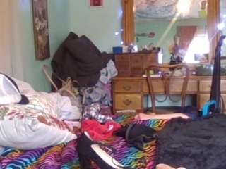 MissHoneyBunz nude in Live Sex Cam Girls Room