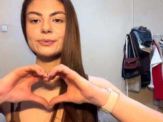 MoiraHadwin nude in Live Sex Cam Girls Room