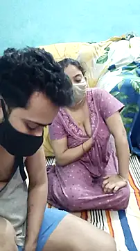 Sexi-rimi-bhabhi nude strip on cam for live sex video chat