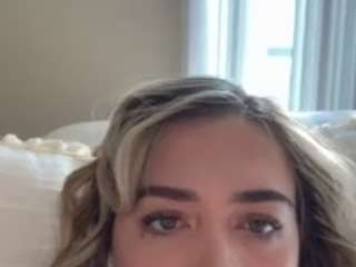 adriennexoxo nude in Live Sex Cam Girls Room