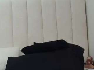 Bustygoddess32 nude in Live Sex Cam Girls Room
