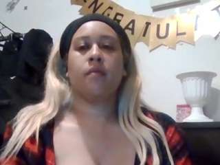 DymondShines nude in Live Sex Cam Girls Room