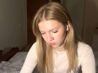 EarthaFarleigh nude in Live Sex Cam Girls Room