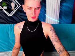 LindaBryantt nude in Live Sex Cam Girls Room