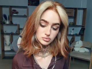 LynnCordner nude in Live Sex Cam Girls Room
