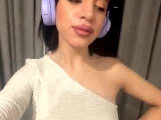 OdiliaCraley nude in Live Sex Cam Girls Room