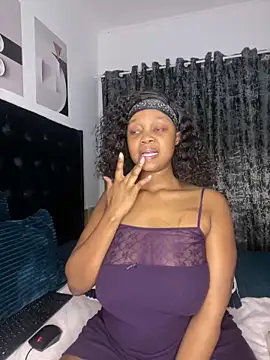 QueenTee23 nude strip on cam for live sex video chat