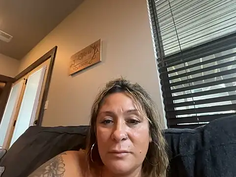 bossyroxy84 nude strip on cam for live sex video chat