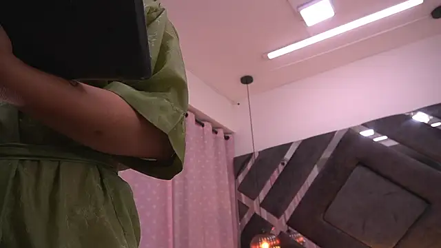 sam_lewins nude strip on cam for live sex video chat
