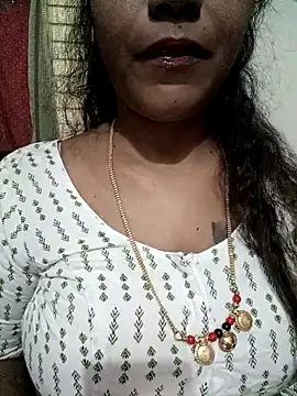Spoorthi143 nude strip on cam for live sex video chat