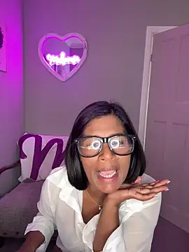 Melarose82 nude strip on cam for live sex video chat