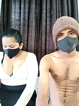 SEXY_CUTE_COUPLE nude strip on cam for live sex video chat