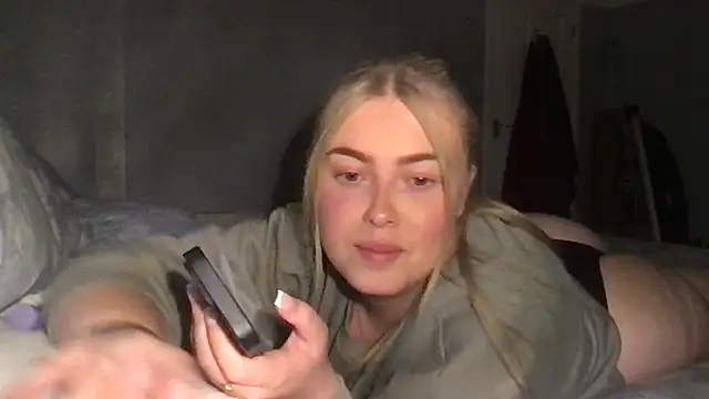 EllaSmithxox nude strip on cam for live sex video chat