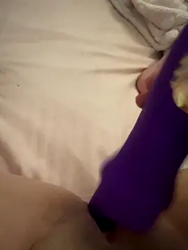 sexyBrunettex1 nude strip on cam for live sex video chat