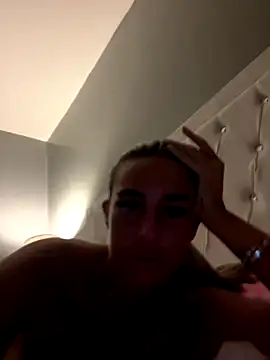 EllieMaeBaby nude strip on cam for live sex video chat