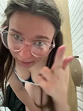 MiniVi nude strip on cam for live sex video chat