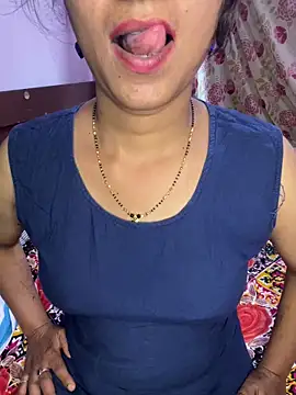 Mysore_Mallika nude strip on cam for live sex video chat