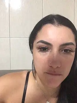 Andreininha nude strip on cam for live sex video chat
