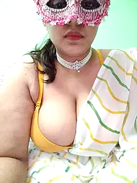 Beautiful_hot_lady nude strip on cam for live sex video chat
