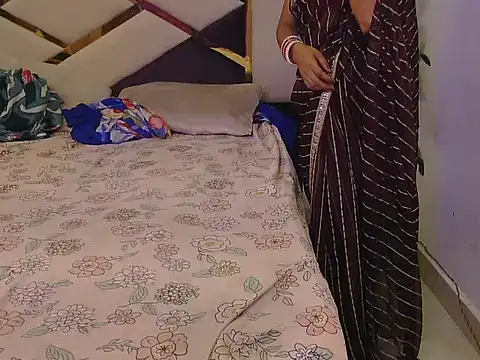Lovelyy-couple nude strip on cam for live sex video chat