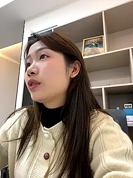 GYYoo nude strip on cam for live sex video chat