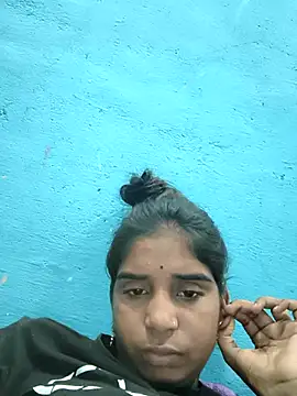 Hot-Soniya2 nude strip on cam for live sex video chat