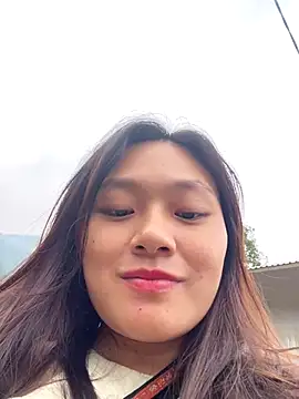 mai-xinh nude strip on cam for live sex video chat