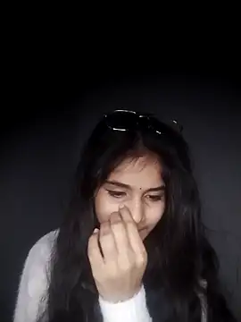 Sexey-Puja nude strip on cam for live sex video chat